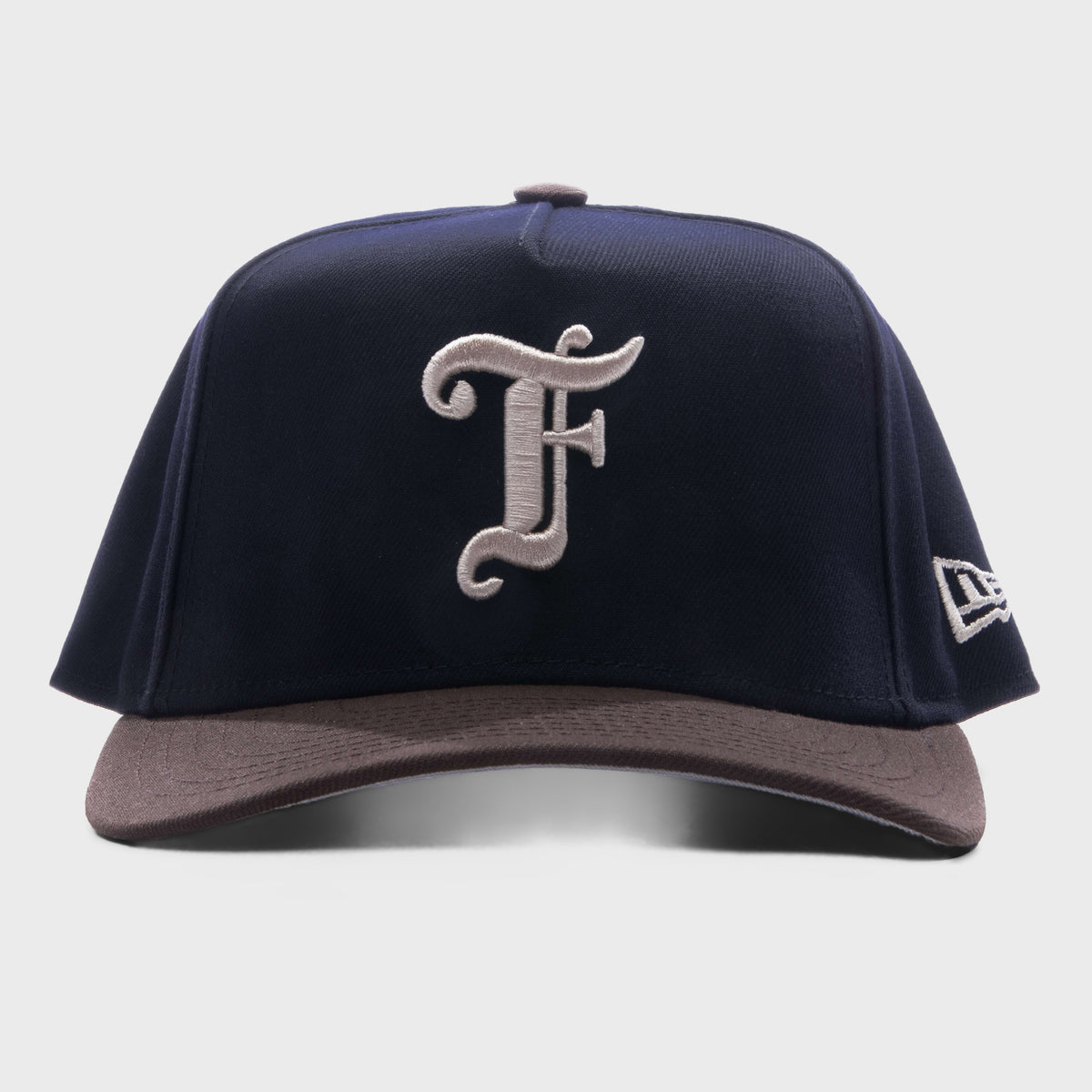 New Era x Feature 9Fifty 곡선 A 프레임 - 네이비/월넛