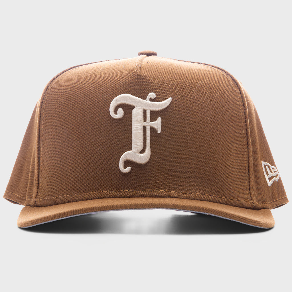 New Era x Feature 9Fifty 곡선 A 프레임 - 구운 땅콩